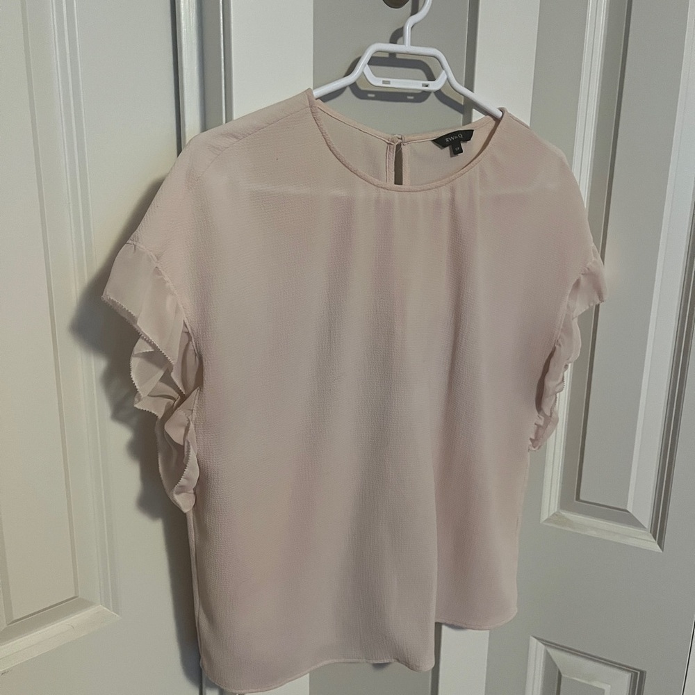🎉5/$30 bundle of tops - small🎉